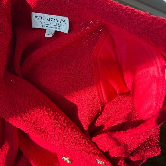 St. John Vintage Red Bouclé Knit Double Breasted Cropped Blazer Jacket Size 6 - Picture 5 of 5